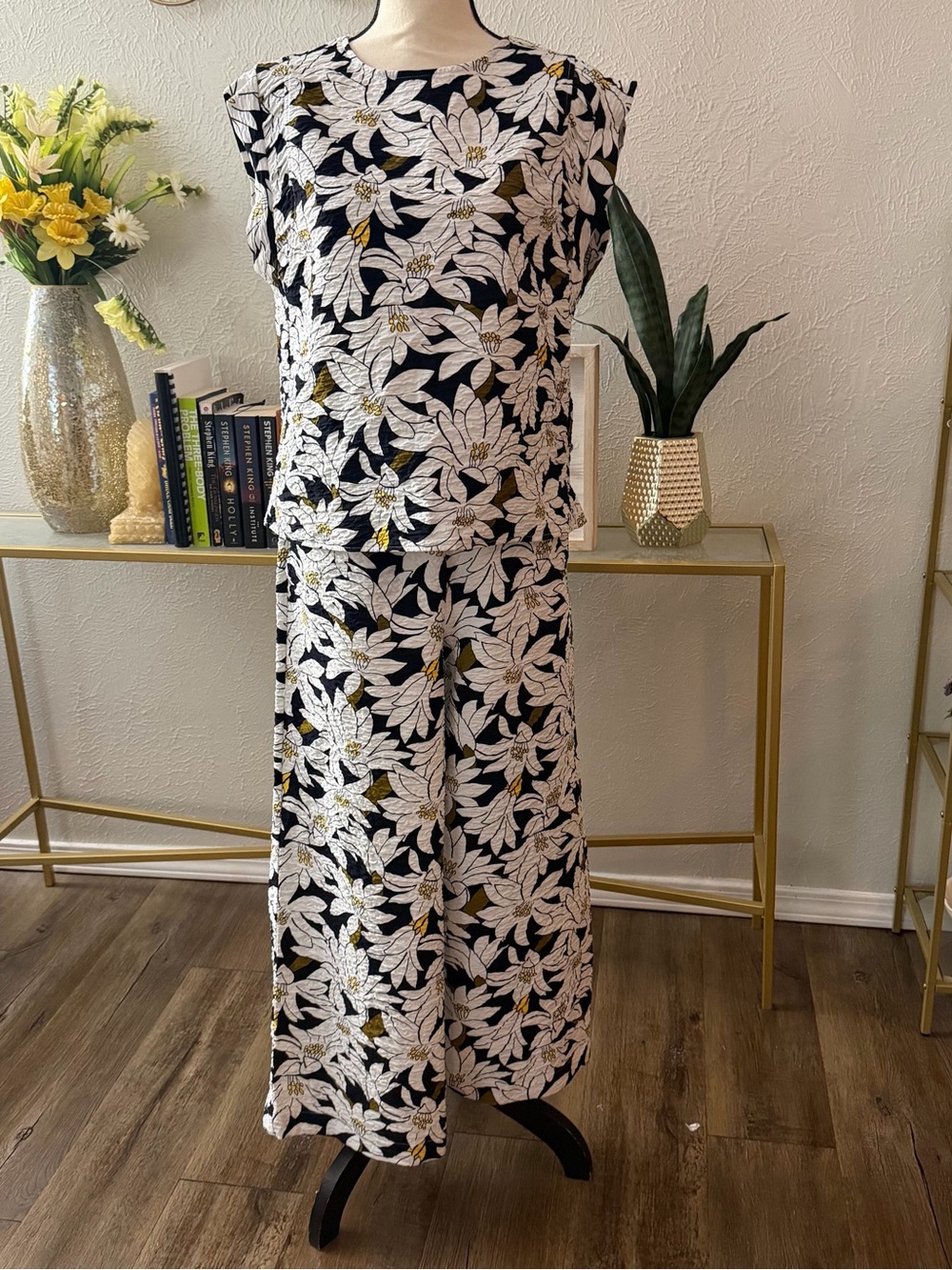 Adrianna Papell Floral 2-Piece Crinkle Set - Picture 5 of 9